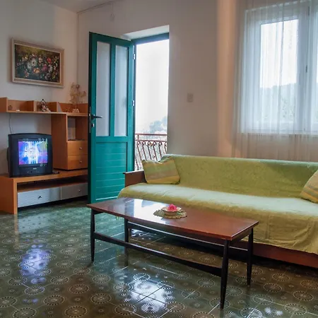 Hajdi Apartment Pucisca